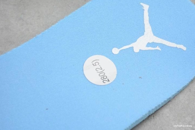 Jordan Low (W) 1 Air AO9944-441 UNC 1114